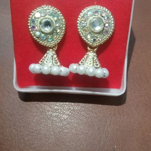 White Silver Smal Earing