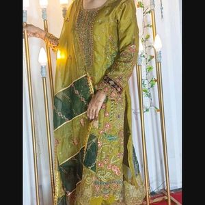 Pakistani Suit