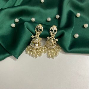 Sheesh Jhumka(Pack Of 1)