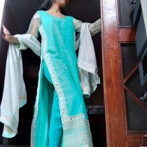 Hania Amer Pakistani Kurta And Duppta Set