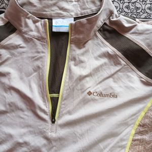 Columbia T-shirt