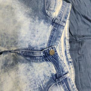 3/4 blue and white jeans soft denim material