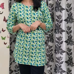 Green Triangle Print Short Kurti