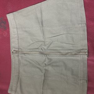 H&M - Short Olive Green Skirt