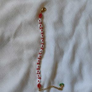 Beads Flower Bracelet In Red And White Combination