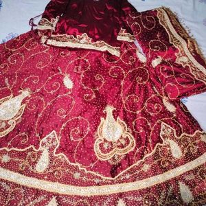 Maroon clr ka wedding  lahnga or chunni farkhabadi