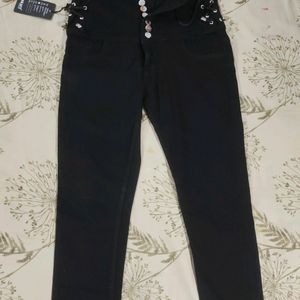 Stylish Stretchable Skinny Jeans In Black Colour
