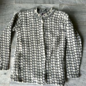 WOOLEN SWEATER