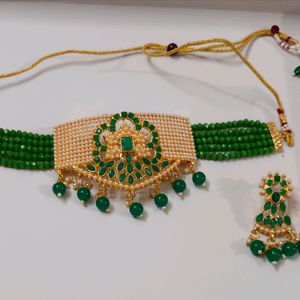 Green Colour Kundan Jewellery Set