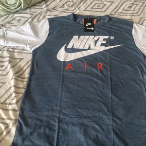 Brand New Nike T-shirt