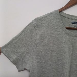 Grey/gray T-shirt | Half Sleeve | Women | Size: L