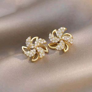 Trending Flower Artificial Diamond Earrings For Wo