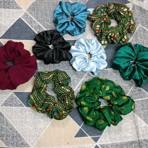 8 Scrunchies