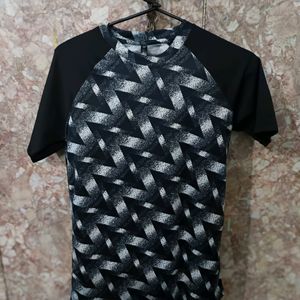 T-shirt👕 With Round neck