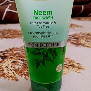 Vlcc neem facewash with chamomile and tea tree