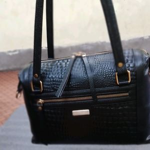 Leather Leadish Bag