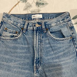 Straight Leg High Waisted Jeans