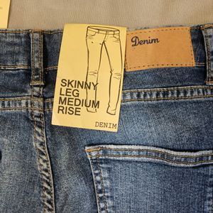 Max - Skinny Jeans ( Mid Rise)