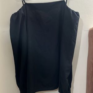 Harpa Black Off shoulder Top (women)