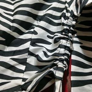 Zebra Print Y2K Crop Top 🤍🖤