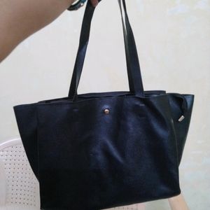 Black Hand Bag