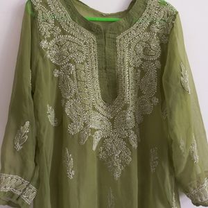 LUCKNOWI CHIKANKARI KURTA With Inner