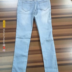 (B-79) 24 Size Slim Fit Jeans