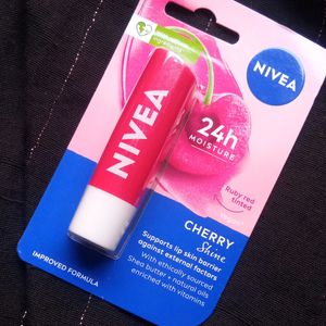 Nivea Lip Balm Cherry Shine 🍒⭐✨