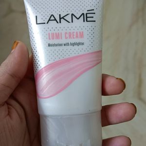 Lakme Lumi Cream