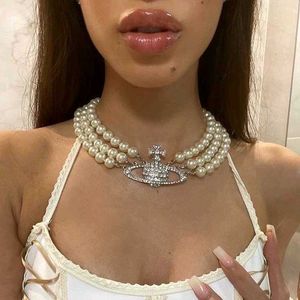 Vivienne Westwood Row Large Choker White Necklace