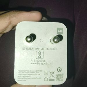 MI ORIGINAL 27W CHARGER FOR SALE!!