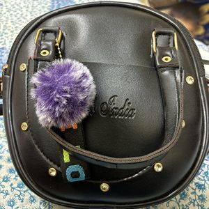 WOMEN BLACK SLING BAG