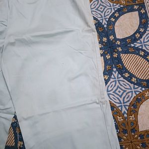 Imported Streachable Fabric Capri In 32 Waist