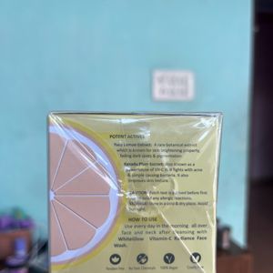 LOTUS HERBALS WHITE GLOW VITAMIN C RADIANCE