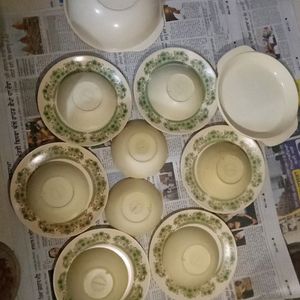 Small Plates Of Dinner Set and 7 Bowls,1 Dnga