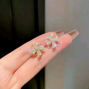 Trending Flower Artificial Diamond Earrings For Wo