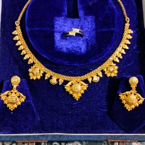 Gold Jewellery Set