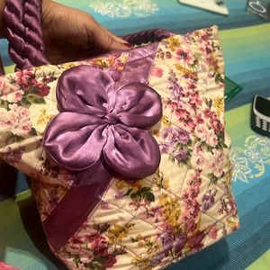 Small Floral Zipper Bag 💼