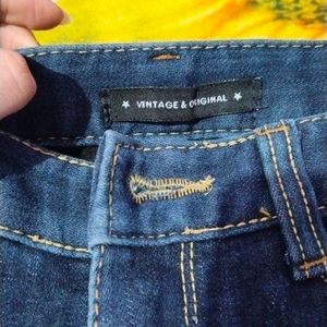 VINTAGE ORIGINAL  Size - 28  GIRLISH BLUE JEANS❣️