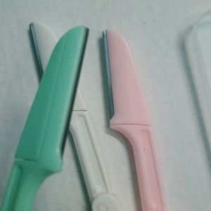 👁️ 👁️ FOLDING EYEBROW RAZOR