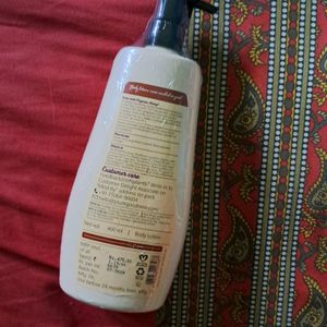 Plum BodyLovin Vanilla Caramello Body Lotion