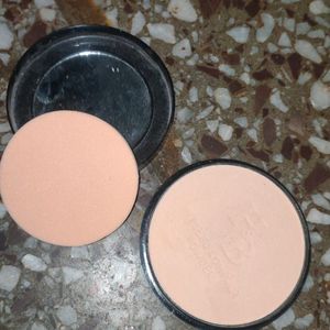 HUDA Beauty Loose Powder