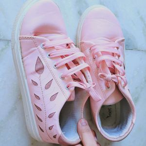 🔥Trendy Casual Sneakers ✨️Attractive 😍