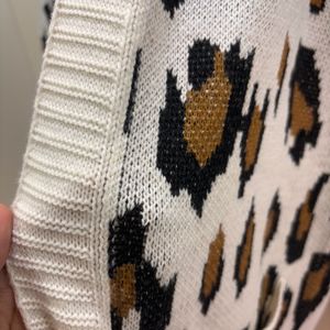 cheetah Print White Knitted Sweater