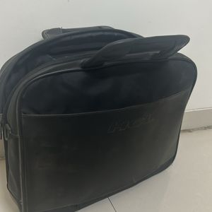 HCL Laptop With Compartments Inside