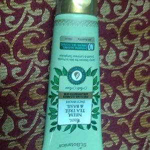 St.Boutanica Neem Tea Tree & Basil Face Wash