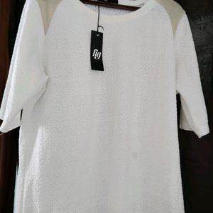 T-shirt With Round Neck And Half Sleeve..