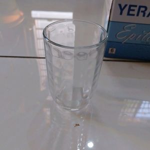 Yera Glass Set