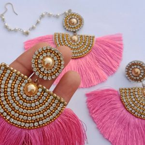 silk thread heavy earrings with maang tika