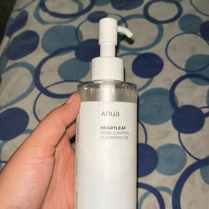 Anua Cleansing Oil.